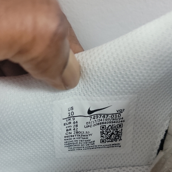 Nike Court Royale Black and White Sneakers - Picture 5 of 7